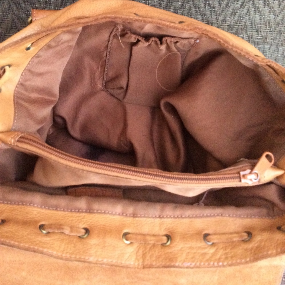 🚫SOLD 🚫 Ravel Tan Leather Satchel Bag - Picture 7 of 7